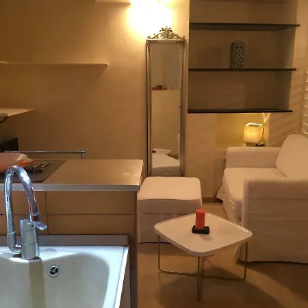 Ancient Walls Apartment