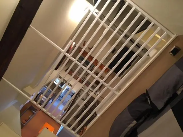 Ancient Walls Daire Cenova